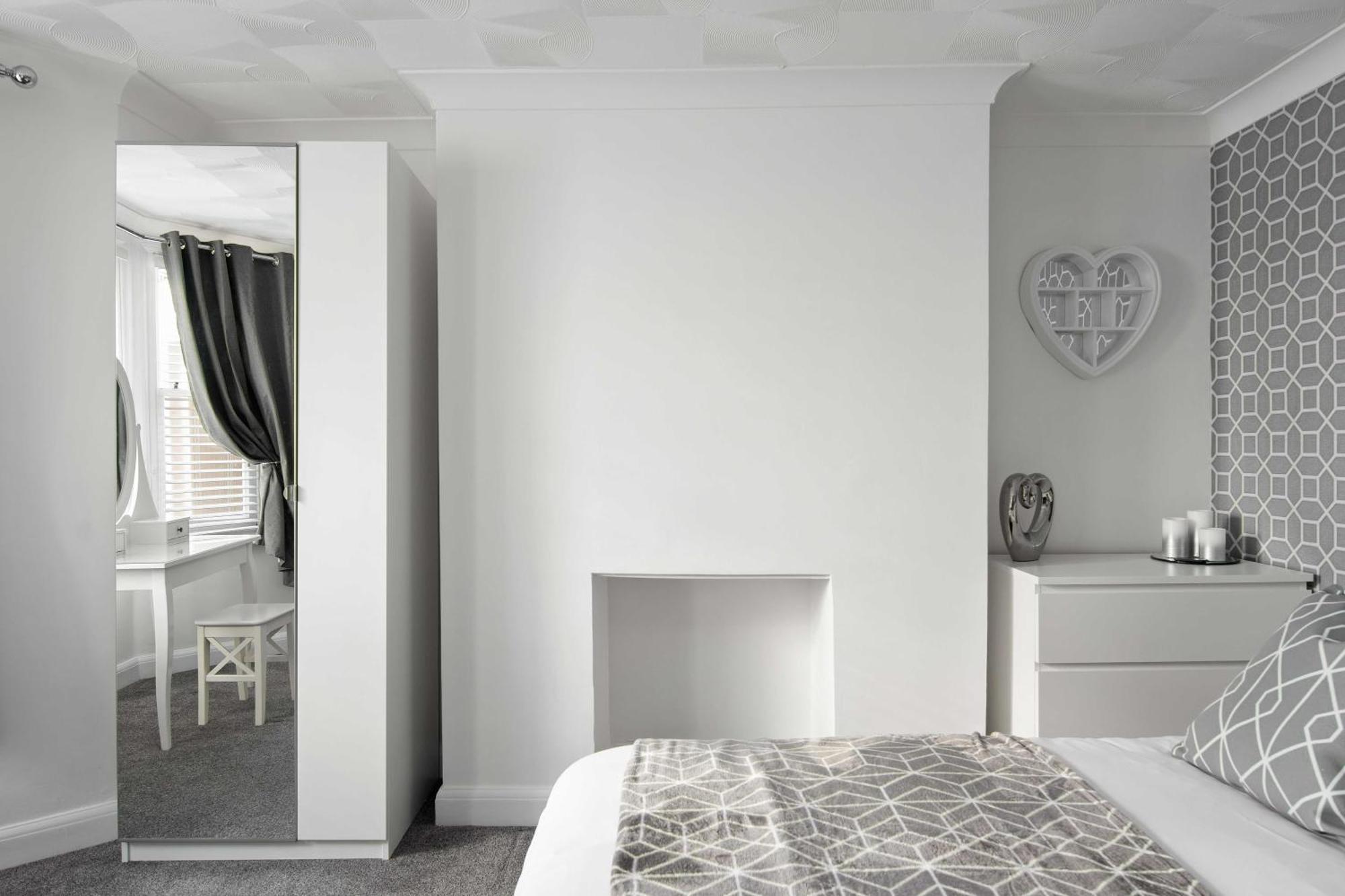The Roost Group - Stylish Apartments グレーブゼンド 部屋 写真